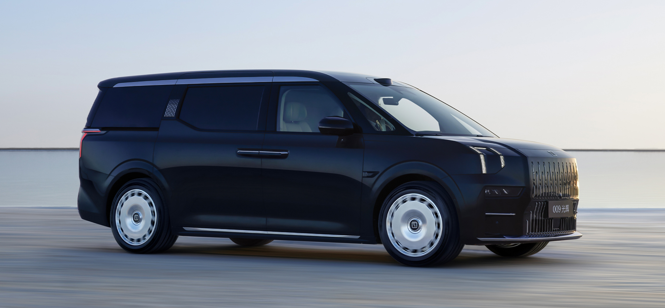 ZEEKR 009 Grand Image